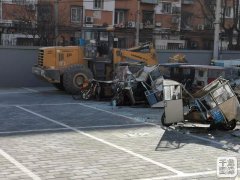 北京潘家园街道召开“2021年公开销毁‘黑摩的’现场会”~